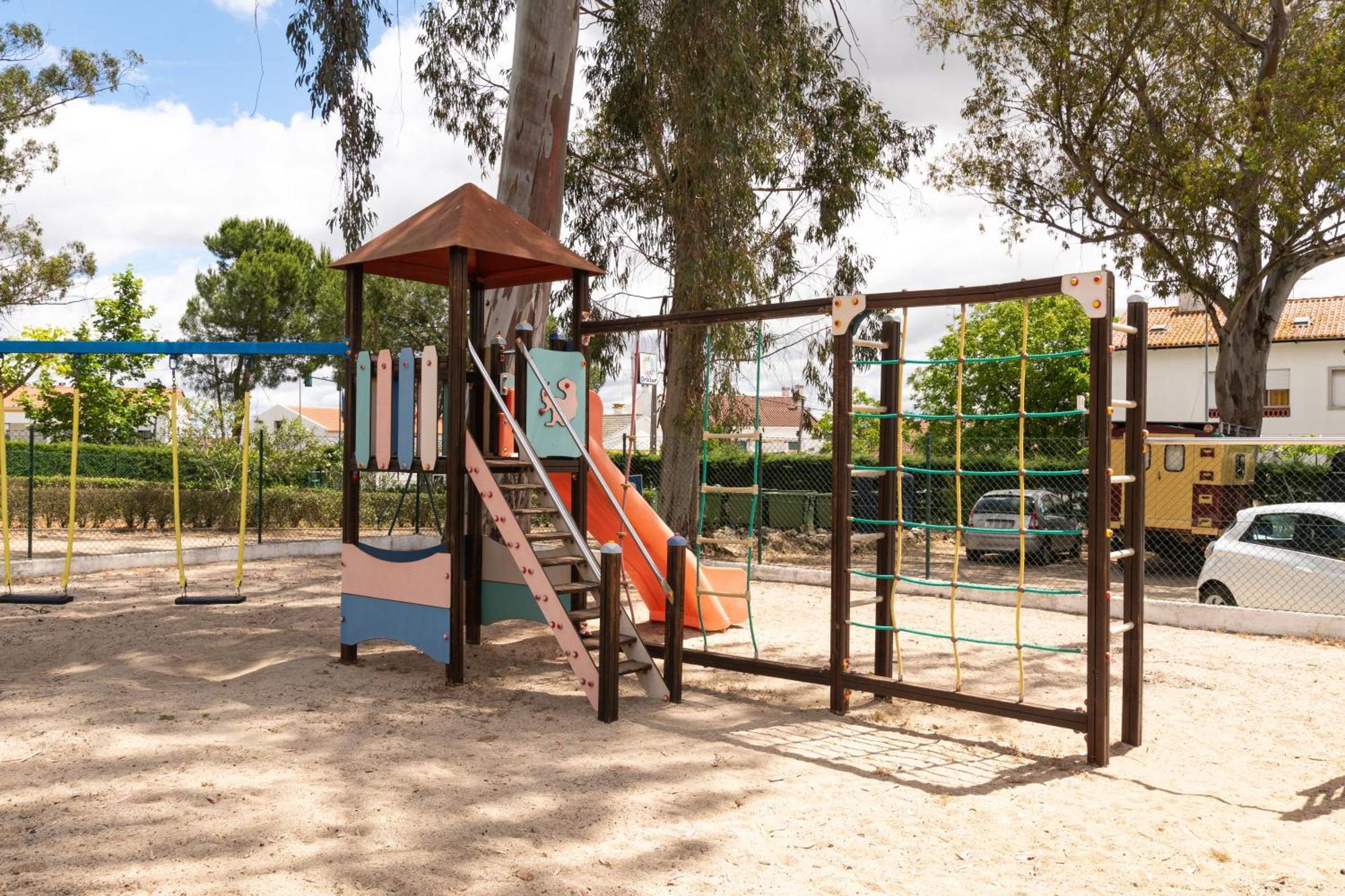 Parque De Campismo Orbitur Evora Hotel Luaran gambar