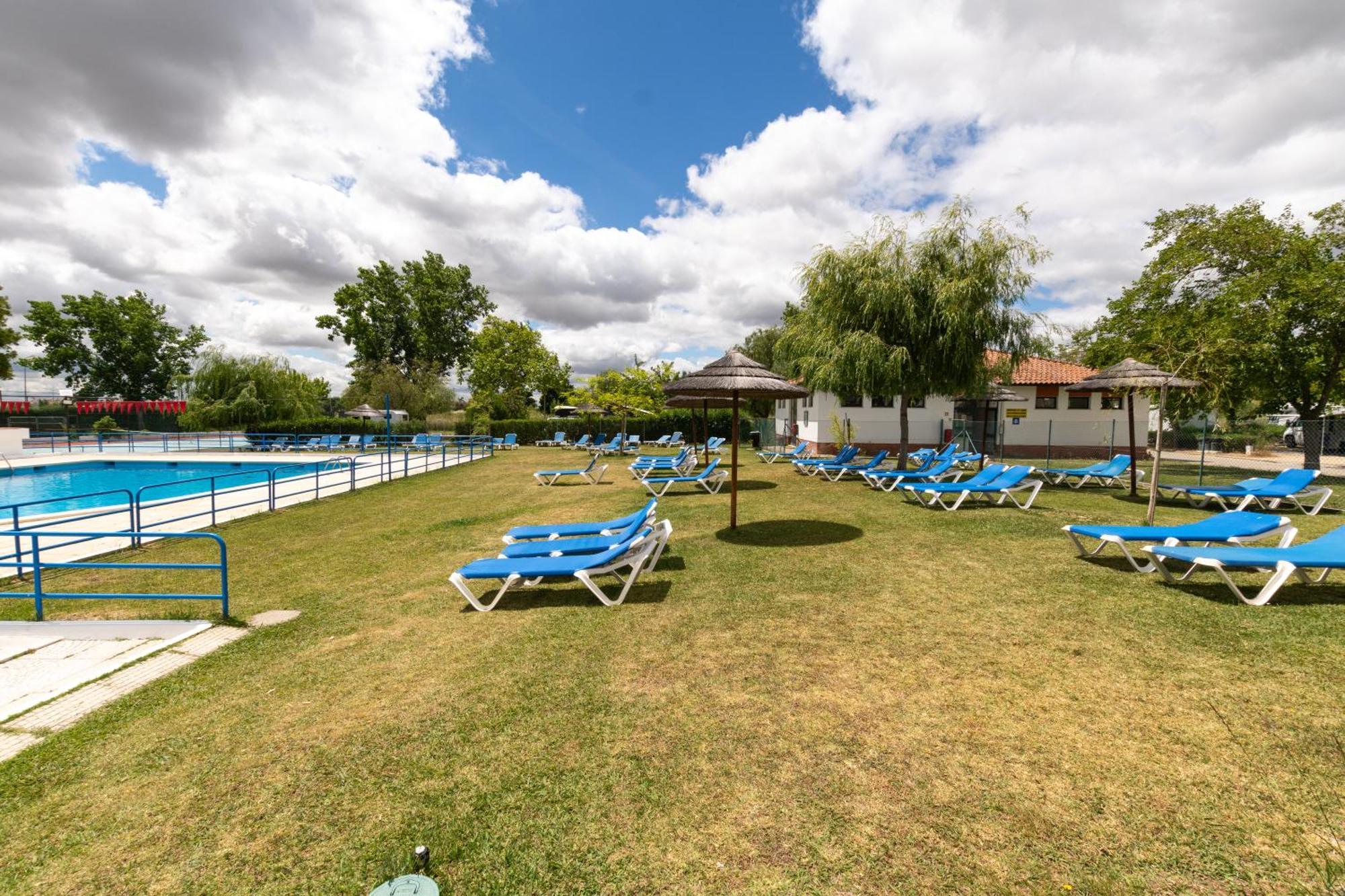 Parque De Campismo Orbitur Evora Hotel Luaran gambar